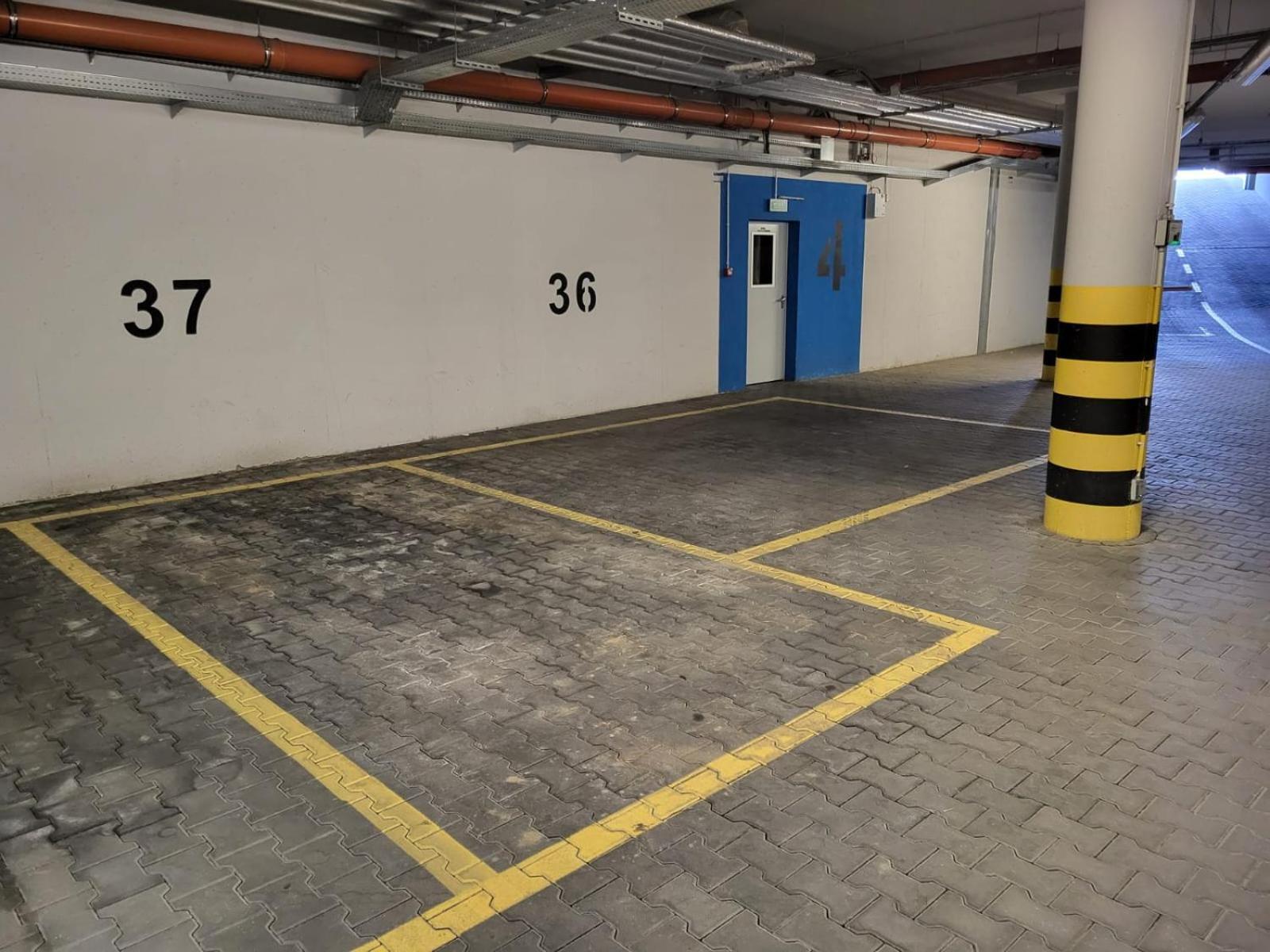 Apartament Em Klimatyzacja&Parking Rzeszów Esterno foto