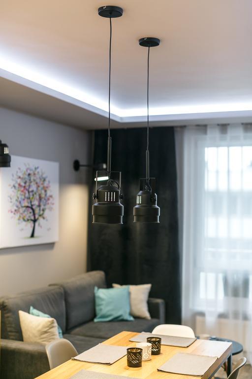Apartament Em Klimatyzacja&Parking Rzeszów Esterno foto